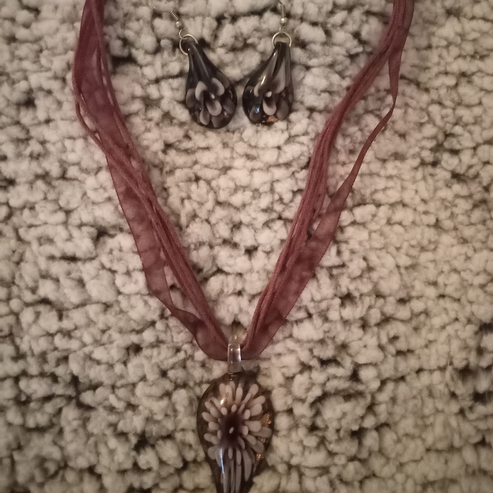 Beautiful matching choker and earrings